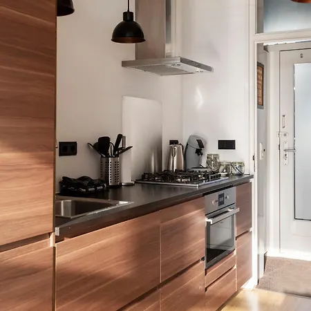 Apartment De Schelp 18, Garden & Free Parking Zandvoort