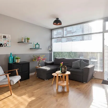 Apartment De Schelp 18, Garden & Free Parking